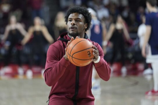 Bronny James prova il salto in Nba: il figlio di LeBron si candida al Draft nonostante l’infarto