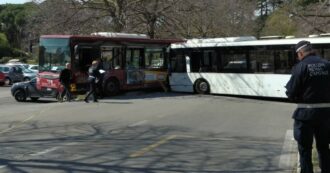 Copertina di Incidente tra tre bus a Roma: 9 feriti, nessuno in pericolo di vita. Nello scontro coinvolte anche due auto