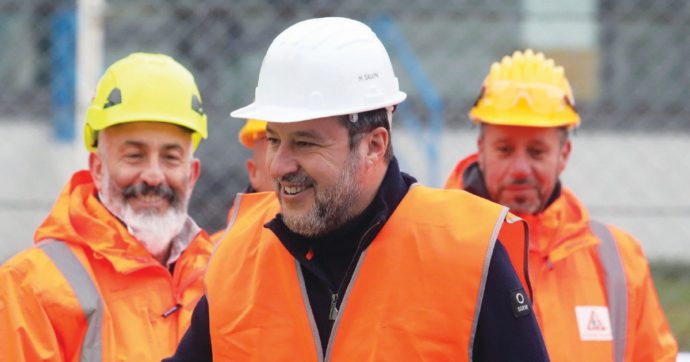 Copertina di Meloni-Salvini, la guerra per i fondi alle autostrade