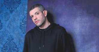 Copertina di Francesco De Carlo: “Le parole feriscono più delle spade? No”