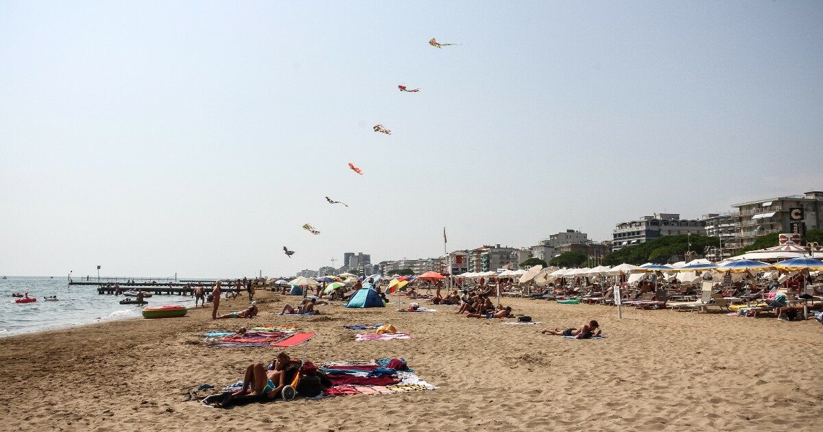 A Jesolo corto circuito sulle concessioni balneari: la giunta FdI le mette a gara. E a un mese dall’inizio della stagione fioccano i ricorsi contro i gruppi vincitori