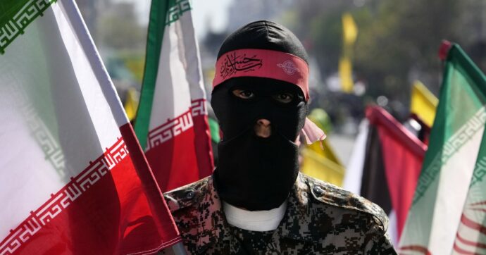 Fonti dell’intelligence Usa: “L’Iran colpirà Israele con i miliziani, non direttamente. Attacco possibile già in settimana”