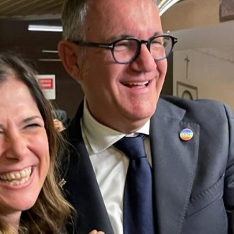 Copertina di Todde, slalom tra cacicchi. La grana Sanità va al M5S