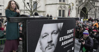 Copertina di Biden: “Stiamo valutando la possibilità di far cadere le accuse contro Julian Assange”
