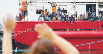 Copertina di Patto su migranti e asilo, c’è l’ok a Bruxelles  No di Lega, Pd e 5 Stelle.  Altri morti in mare