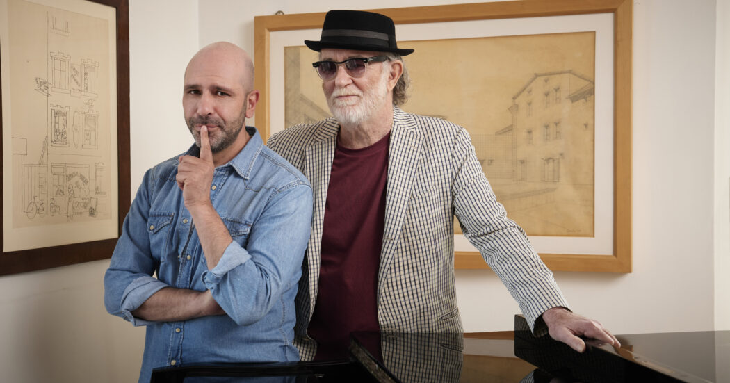 Checco Zalone e Francesco De Gregori tra jazz e ironia: “A chi si chiede perché siamo insieme, fatti i caz** tuoi!”. Così nasce il magico “Pastiche”