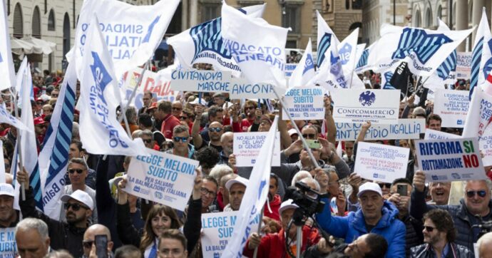 Balneari in piazza a Roma contro l’inerzia del governo: “Faccia una legge per fermare il caos sulle concessioni o chiudiamo le spiagge”