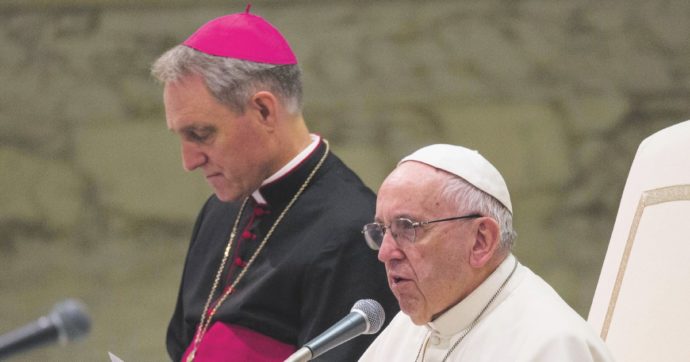 Copertina di Papa nomina Georg nunzio: “Da qualche parte del mondo”