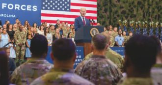 Copertina di Stati Uniti, la “svolta” di Biden: “Più controlli sulla vendita delle armi online e nelle fiere”