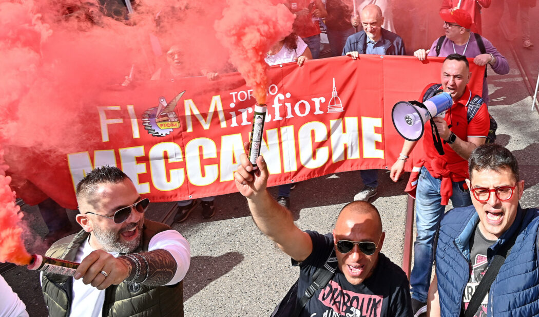 Corteo “Il rilancio di Torino parte da Mirafiori” organizzata da tutte le sigle sindacali, Torino, 12 aprile 2024 ANSA/ALESSANDRO DI MARCO