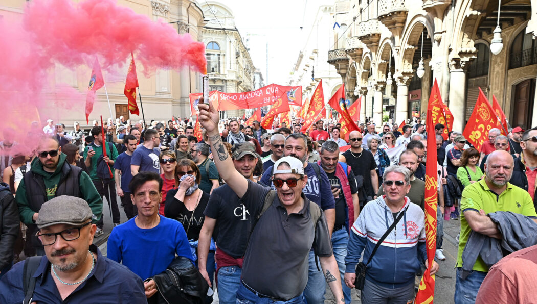 Corteo “Il rilancio di Torino parte da Mirafiori” organizzata da tutte le sigle sindacali, Torino, 12 aprile 2024 ANSA/ALESSANDRO DI MARCO