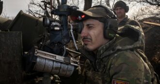 Copertina di La Russia sposta truppe dall’Estremo Oriente in Ucraina. Mosca richiama l’ambasciatore francese: “Parole inaccettabili da Parigi”