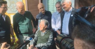 Copertina di Bossi scomunica Salvini: “Serve un nuovo leader”