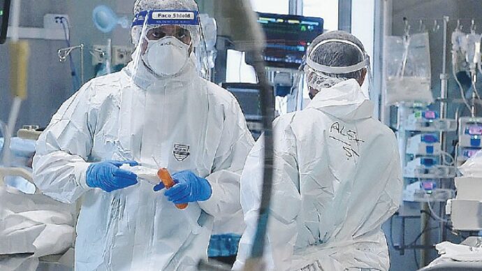 Sospetto caso di ebola in Trentino: “Sintomi compatibili, è in isolamento a casa”