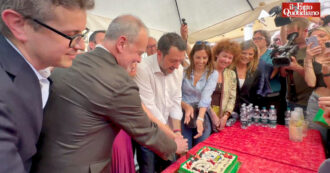 Copertina di Lega, alla festa dei 40 anni a Varese la base chiede “una spinta nuova”. E Salvini minimizza: “Insulti di Bossi? Sono consigli importanti”