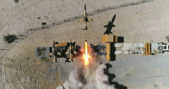 Iran, attacco a Israele: almeno 300 tra droni e missili. L’Idf: “Intercettato il 99%”. Teheran: “Ora caso chiuso, ma Usa restino fuori”. Tel Aviv prepara risposta militare