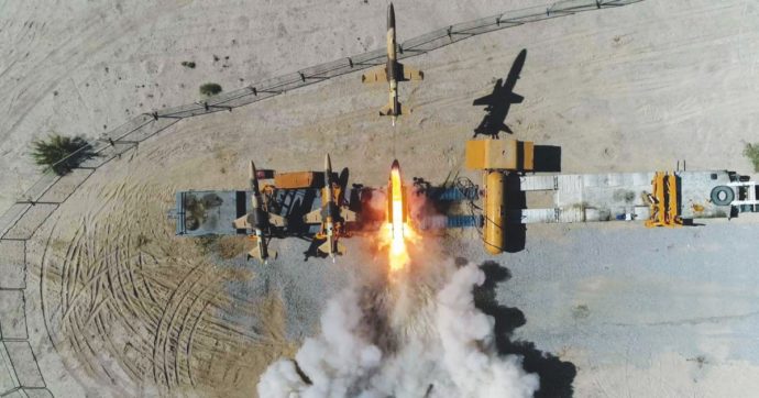 Copertina di Iran, missili e droni contro Israele. Jet di Usa, Uk e Francia in azione