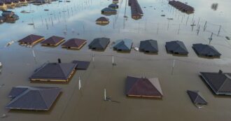 Copertina di Russia, oltre 16mila evacuati per le inondazioni nella regione di Orenburg