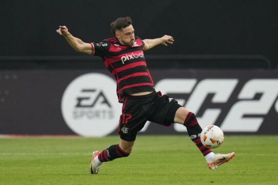 Non solo Ndicka, altro allarme per la Roma: Matías Viña colpito da un malore e ricoverato