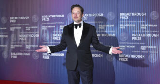 Copertina di Tesla licenzia 14mila persone. “Dobbiamo risparmiare ogni centesimo”, dice il manager da 52 milioni di dollari