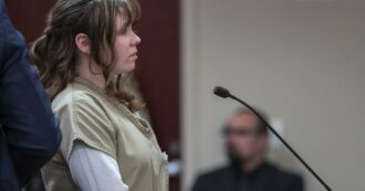 Copertina di Hannah Gutierrez-Reed, la responsabile di armi sul set di “Rust” è stata condannata a 18 mesi di carcere per omicidio colposo