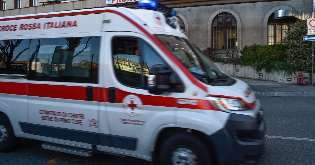 Piacenza, morto un 57enne investito da un’auto: il guidatore non si è fermato per soccorrerlo