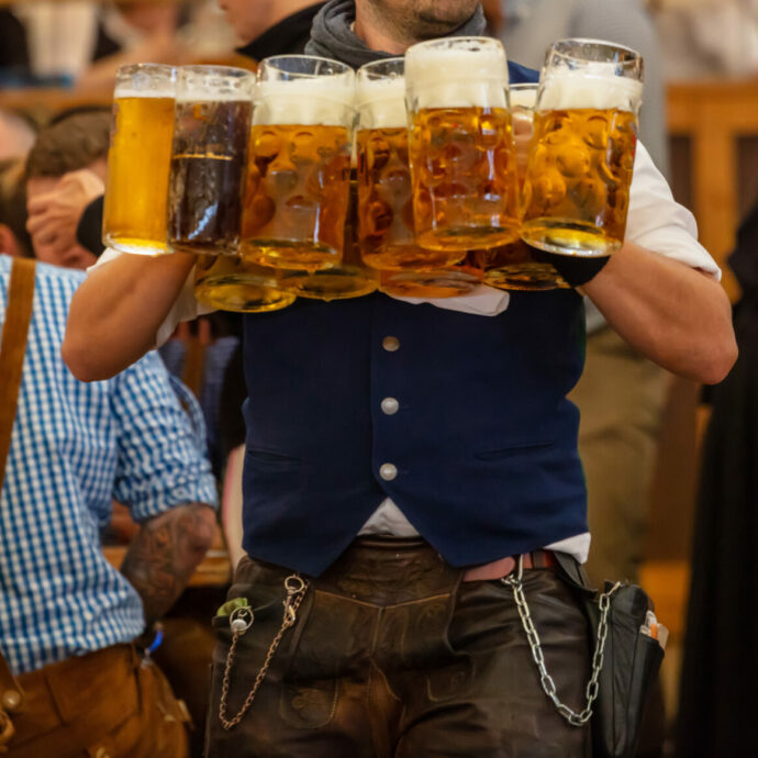 Niente marijuana all’Oktoberfest: il governo tedesco vieta la cannabis alla festa della birra (anche se è legale)