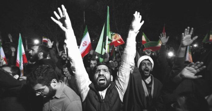 Copertina di Iran spalle al muro è la vera bomba