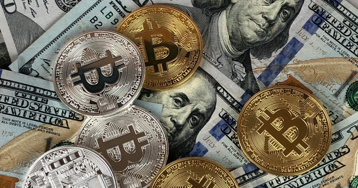 Bitcoin, è arrivata l’ora del “dimezzamento”. Nelle ultime settimane forti cali e crollo durante l’attacco iraniano