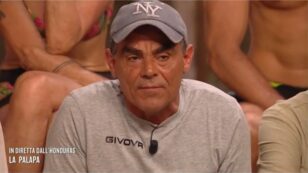 Copertina di Isola dei Famosi, la produzione Banijay Italia attacca Benigno: “Le sue dichiarazioni sono da considerarsi offensive e lesive”