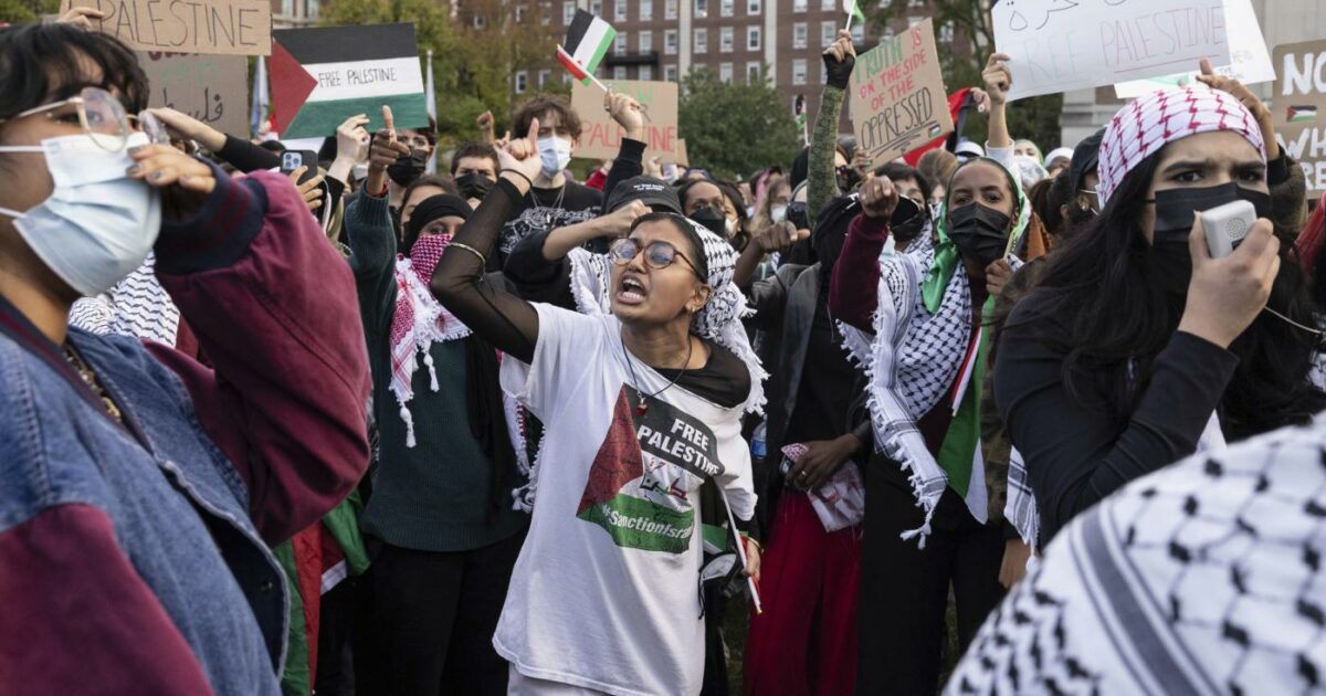New York, oltre cento studenti che manifestavano per il popolo palestinese sono stati arrestati alla Columbia ...
