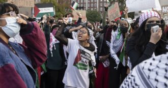 Copertina di New York, oltre cento studenti che manifestavano per il popolo palestinese sono stati arrestati alla Columbia University