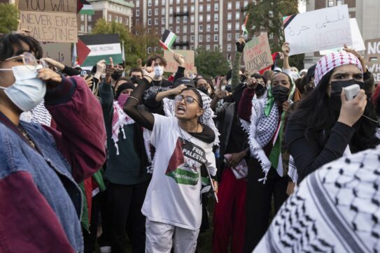 New York, oltre cento studenti che manifestavano per il popolo palestinese sono stati arrestati alla Columbia University