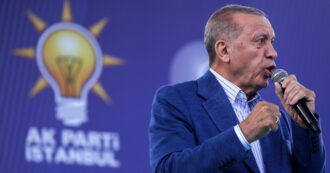 Copertina di Turchia, Erdogan emula Putin: una legge contro gli “agenti” stranieri per mettere il bavaglio a giornalisti e magistrati