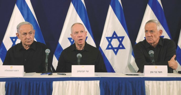 Israele attacca l’Iran a Isfahan, vicino sito della bomba atomica (che ancora non c’è)