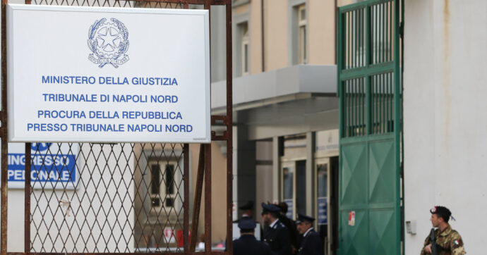 Napoli Nord, nel Tribunale che soffoca le aule inaugurate da Nordio a novembre sono ancora chiuse: gli avvocati scioperano per otto giorni