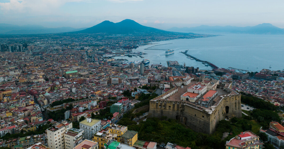 A Napoli sale a 283 milioni il conto dei mancati affitti sul patrimonio immobiliare del comune. Dirigenti convocati dalla Corte dei Conti