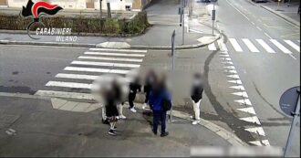 Copertina di Milano, sfregiarono un 31enne in strada mentre tornava a casa: arrestati due minorenni di una baby gang