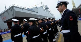 Copertina di “Tutti di guardia”, Poi il dietrofront. Il marò Girone: “L’ho chiesto io”
