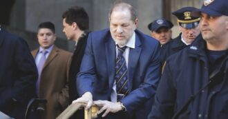 Copertina di Harvey Weinstein ricoverato d’urgenza in ospedale: “Risultati allarmanti di alcuni esami”