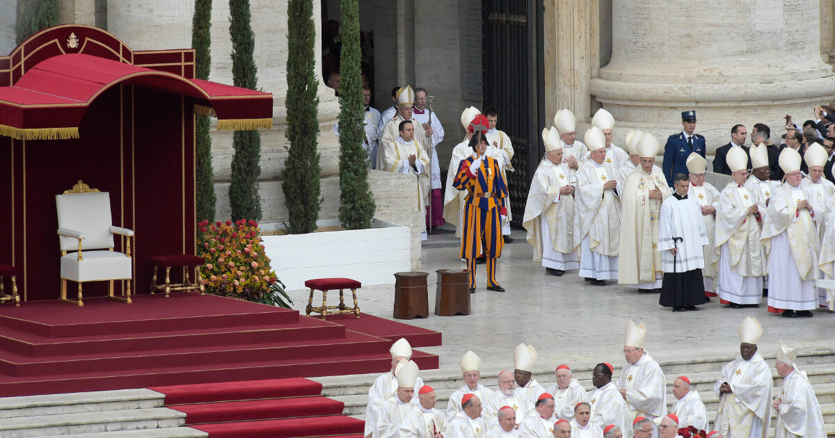 Dieci anni fa il Papa canonizzava Giovanni XXIII e Giovanni Paolo II: così la Chiesa si aprì alla Storia