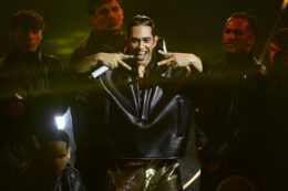 Copertina di Mahmood: “Sto pensando di diventare padre, da un po’. Non mi innamoro mai e se sono innamorato, non lo so. Sono un po’ complicato”