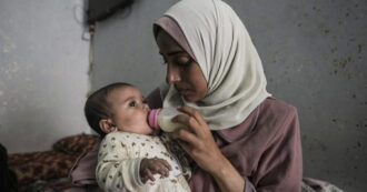 Copertina di La ong Wck torna a Gaza un mese dopo l’uccisione da parte di Israele di 7 operatori. “Dobbiamo nutrire più persone possibile”