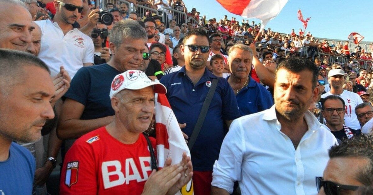Bari calcio verso la Serie C, il sindaco Decaro a De Laurentiis: ‘Ci metta la faccia’. Ai giocatori: ‘Gettate l’anima in campo, se ce l’avete’