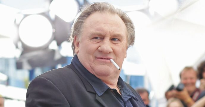 Copertina di Depardieu, altre 2 accuse di abusi sessuali:  10 ore in commissariato. Il giudizio a ottobre