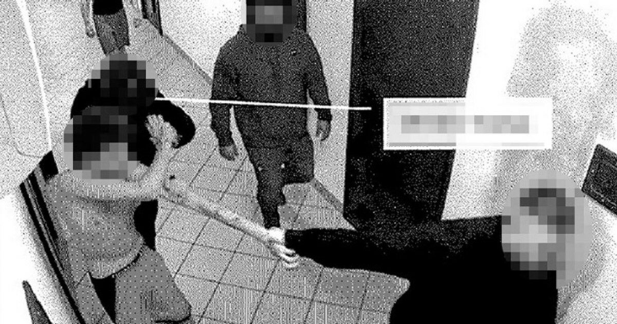 Torture nel carcere minorile Beccaria di Milano, nelle immagini delle telecamere interne il pestaggio di un 15enne