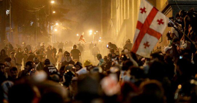 Agente straniero, a Tbilisi altro stop alla censura su giornali e tv