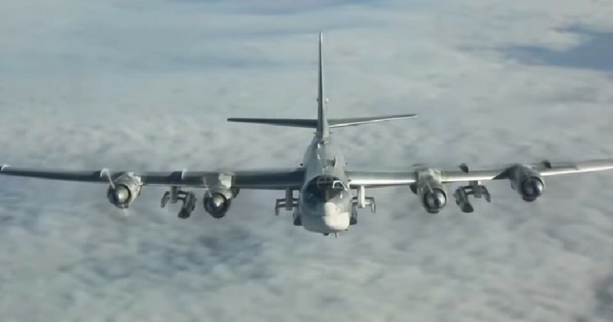 Tensione ad alta quota vicino all’Alaska: due bombardieri russi affiancati dai caccia