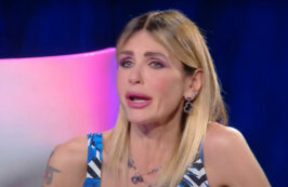 Copertina di Arianna David e la lotta all’anoressia: “Non mangio niente a colazione e pranzo, a cena solo verdure bollite”