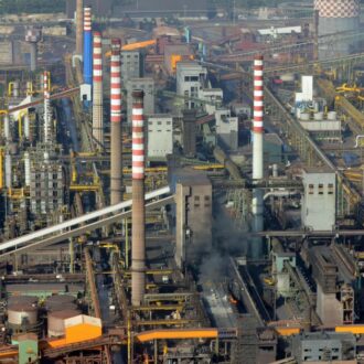 Copertina di Ex Ilva, 17 indagati per la morte di Claudio Salamida, precipitato durante un controllo: “Omicidio colposo in concorso”